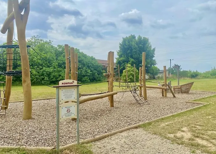 Voyage Au Canal - Parking Clim Netflix Amazon Монтобан